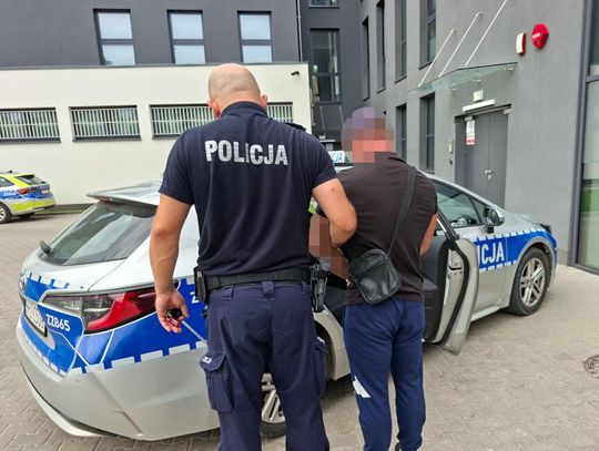 Nerwowy manewr partnerki zdradził poszukiwanego. 35-latek trafił do więzienia