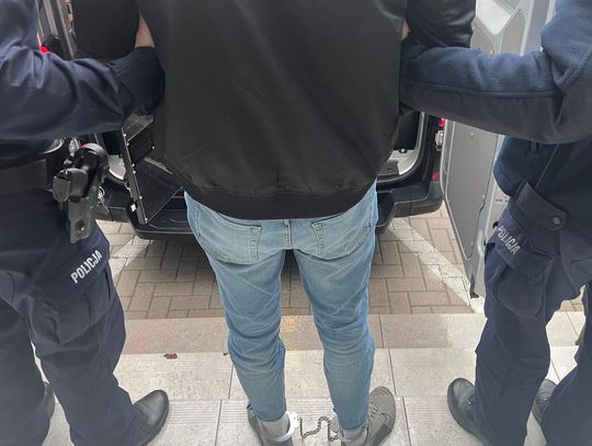 Nie mógł pogodzić się z rozstaniem. Nękał byłą partnerkę i zdemolował dwa samochody