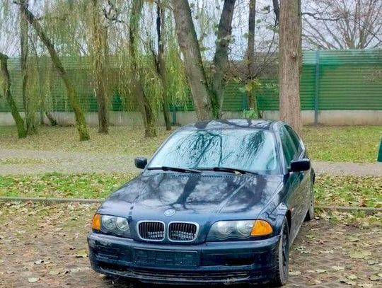 Nie szanował polskiego prawa i doigrał się po kradzieży starego BMW. Mołdawianin został deportowany