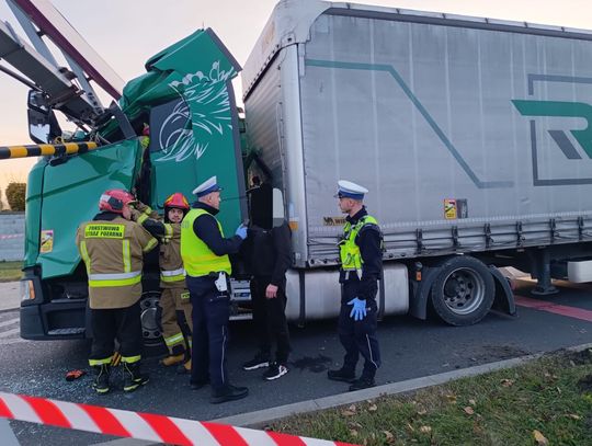 Nie zauważył ograniczenia i staranował bramownicę. Kierowca z Białorusi wydmuchał ponad 2,5 promila