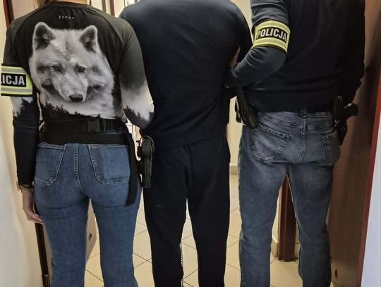 Nie żyje 29-letnia kobieta znaleziona w zaroślach. Policja zatrzymała podejrzanego 19-latka