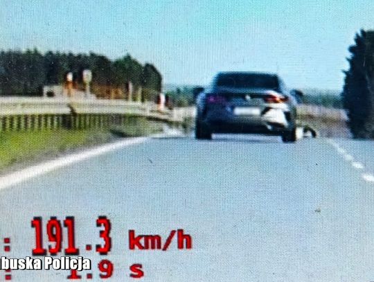 Niebezpieczna prędkość na drodze ekspresowej. Kierowca BMW miał na liczniku prawie 200