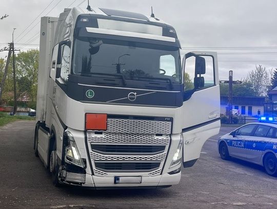 Niebezpieczne manewry ciężarówki na drodze krajowej. Kierowca jechał pod wpływem narkotyków