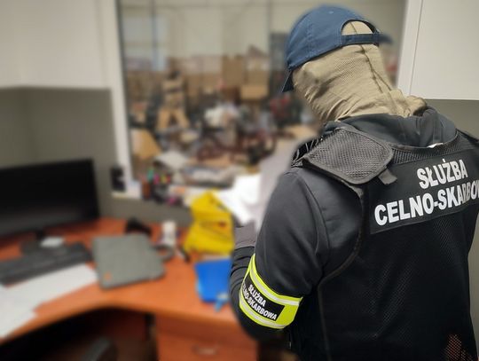 Nielegalnie sprzedawali hulajnogi i rowery elektryczne. Straty Skarbu Państwa sięgają 170 mln zł