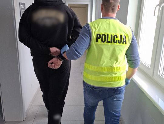 Nielegalny wyścig na S7 zakończony karambolem. 19-latek miał przy sobie fortunę