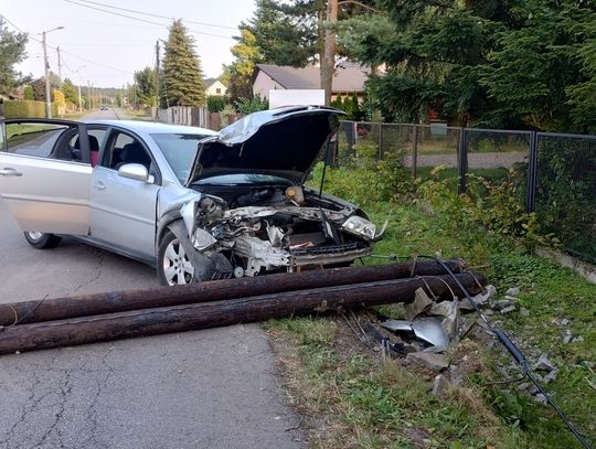 Nietrzeźwa ciężarna wjechała autem w słup. 38-latka miała dwa promile i wiozła małą córeczkę