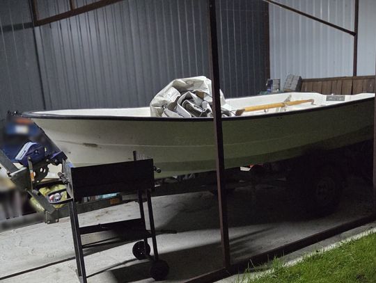 Nietrzeźwy za kółkiem, w domu narkotyki, kradziona łódka i gotówka. Policyjny dozór dla 46-latka