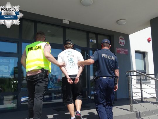 Nocna awantura nastolatków zakończona uszkodzeniem ciała. 19-latek ranił ostrym narzędziem 18-latka