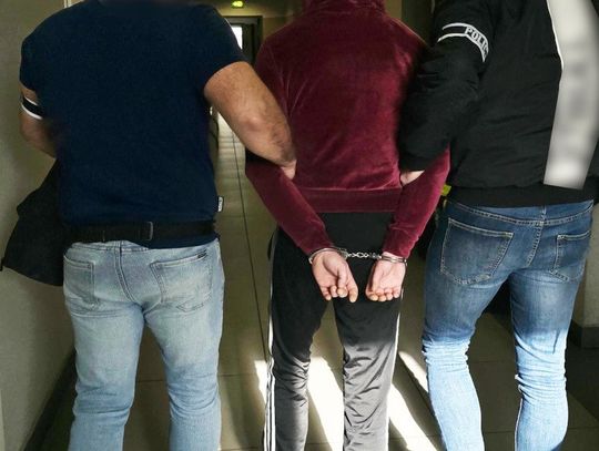 Nocna kontrola BMW zakończona przejęciem ponad 2 kg narkotyków. Zatrzymany 38-latek