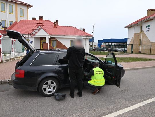 Nocny „desant” z drona udaremniony. Dwaj Białorusini i Polak zatrzymani za przemyt papierosów