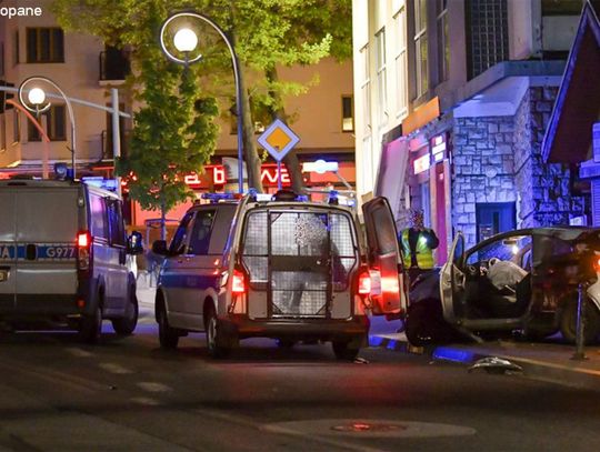 Nocny pościg ulicami Zakopanego zakończony kraksą w centrum. Uciekał, bo... nie zrobił jeszcze prawka