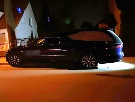 Nocny rajd karawanem wartym pół miliona. 31-latek ukradł Jaguara i jeździł nim po mieście