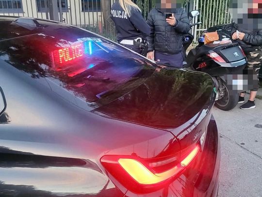 Obcokrajowcy kupili prawa jazdy przez internet. Policjanci wykryli fałszerstwa podczas kontroli