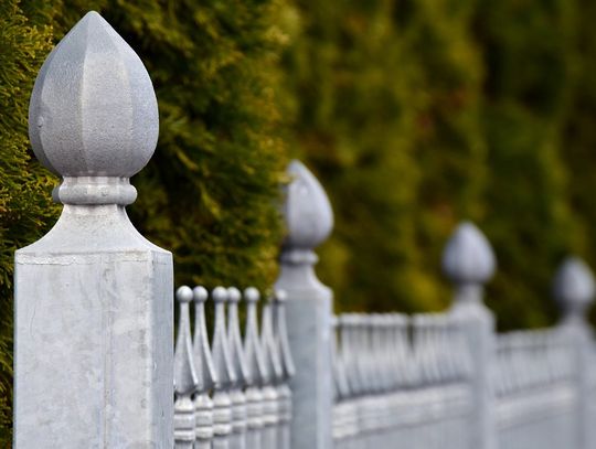 Obiecały wielu osobom, że sprzedadzą im tę samą działkę. Od wszystkich wzięły zaliczkę