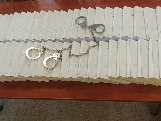 Obiecywali pomoc w oddłużeniu, oszukali kilkaset osób. Straty sięgają blisko 16 milionów złotych