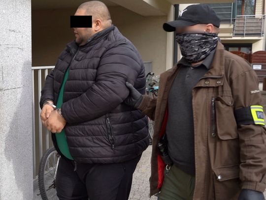 Obiecywali pracę w rolnictwie, zmuszali do prostytucji. Wielka akcja przeciwko handlarzom ludźmi