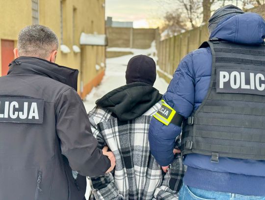 Obnażał się i onanizował na ulicy. 47-latek przymusowo wydalony z Polski, ma zakaz powrotu na 10 lat