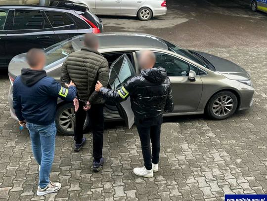 Obrobili sklep z telefonami na prawie 90 tysięcy zł. Łupami cieszyli się tylko kilkanaście minut