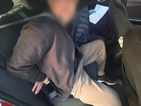 Obudził się i zobaczył włamywacza. 45-letni intruz brutalnie zaatakował właściciela domu