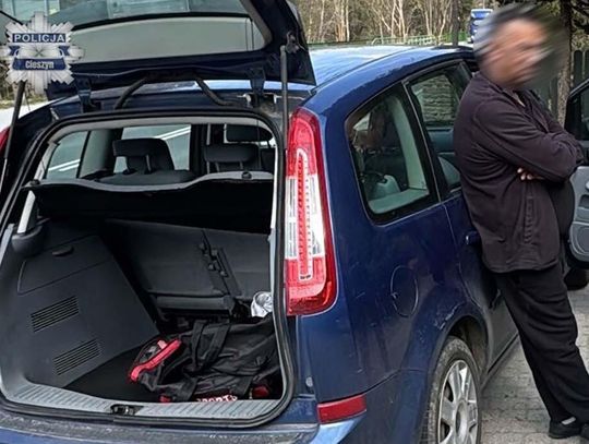 Obwoźny sprzedawca garnków wyrwał mu pieniądze z ręki i uciekł. Złodzieja dorwali dzielnicowi