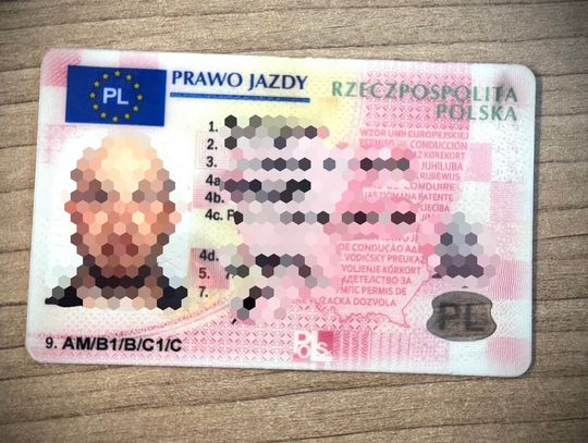 Obywatel Ukrainy wpadł podczas kontroli. Miał podrobione prawko z wadliwą czcionką