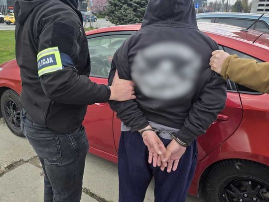 Odebrał od przestraszonej 68-latki 45 tys. zł. Mężczyzna udawał prawnika