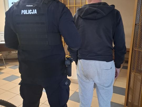 Oferował 3 tys. zł za odstąpienie od kontroli. Nietrzeźwy kierowca próbował przekupić policjantów