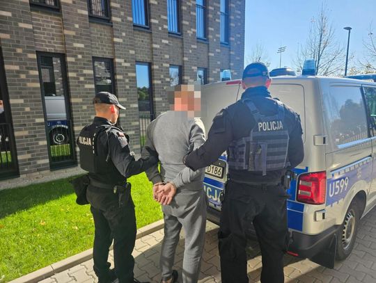 Ojciec i syn zatrzymani za rozbój i pozbawienie wolności. Przez kilkanaście godzin dręczyli kobietę
