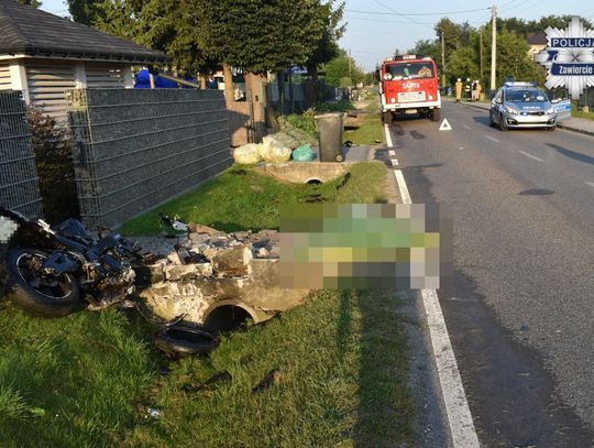 Osobówka zajechała drogę motocykliście. 36-latek zginął po uderzeniu w betonowy przepust