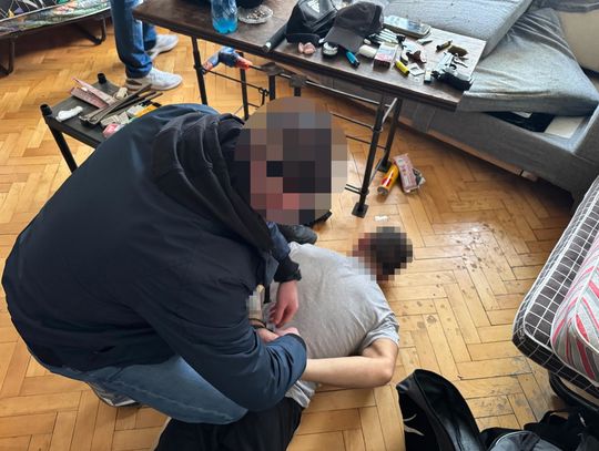 Ostrzelał szkołę z wiatrówki, tłumaczył, że... mierzył do gołębi. Recydywista trafił do aresztu