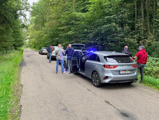 Oszuści zatrzymani tuż po udanej akcji. W samochodzie wieźli 80 tysięcy złotych z przestępstwa