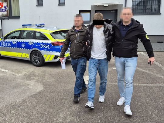Oszustwa na pracownika banku. Policjanci zatrzymali dwóch 20-latków z Ukrainy