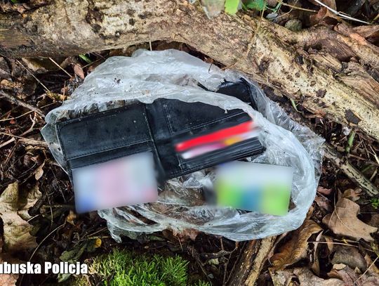 Otworzył znaleziony portfel i zobaczył 2,5 tysiąca. Pokusa okazała się zbyt duża. Teraz grozi mu więzienie
