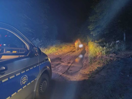Para turystów najadła się strachu. Błądzili po lesie przez 15 kilometrów aż usłyszeli sygnały radiowozów