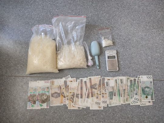 Para w życiu i w dilerce. 30-latka i jej rok młodszy chłopak mieli prawie 2 kg kryształu i inne narkotyki