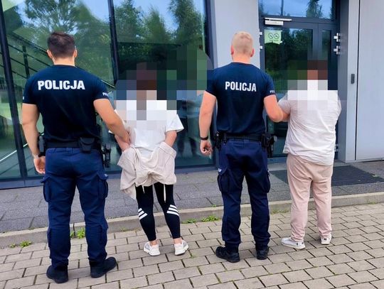 Para z Rumuni zatrzymana za serię kradzieży i włamań. W kilka dni popełnili 22 przestępstwa