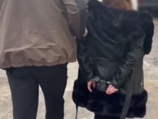 Pasażerka kursu na aplikację wyjęła nóż i groził kierowcy. Kobieta została zatrzymana przez policję Pasażerka kursu na aplikację wyjęła nóż i groził kierowcy. Kobieta została zatrzymana przez policję