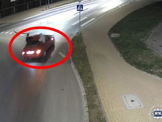 Pasażerowie siedzieli na drzwiach jadącego Audi. 18-latek za kierownicą dostał 35 punktów karnych
