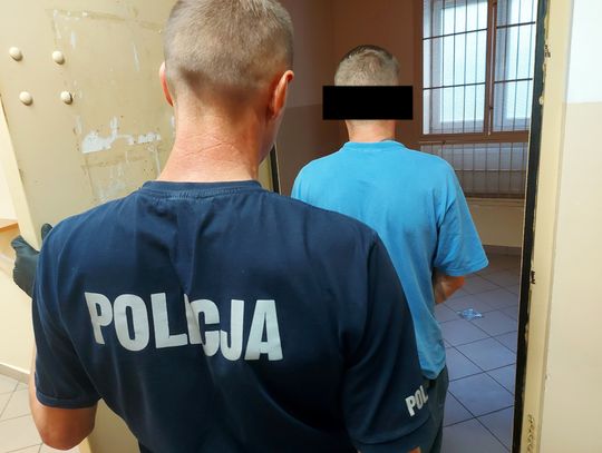 Patrzył się na policjantów oczami jak 5 złotych. Pojechali sprawdzić, co ma w domu, znaleźli 300 gramów amfetaminy