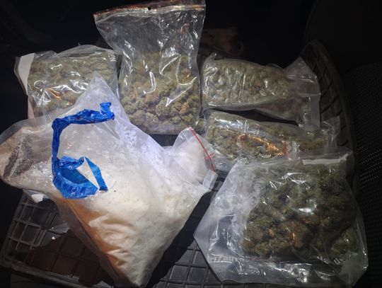 Pechowa „awaria” dilera. W bagażniku samochodu miał narkotyki warte 80 tysięcy złotych