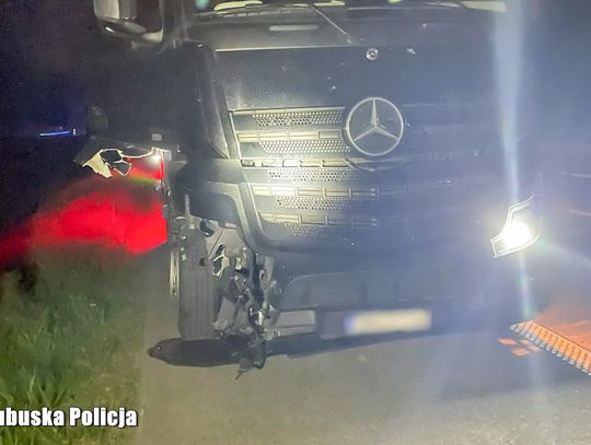 Pechowa seria na A2. 36-latek rozbił BMW, potem uderzył w niego pijany tirowiec Pechowa seria na A2. 36-latek rozbił BMW, potem uderzył w niego pijany tirowiec