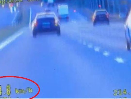 Pędził 215 km/h po ekspresówce i miał alkohol w organizmie. 32-latek stracił prawo jazdy