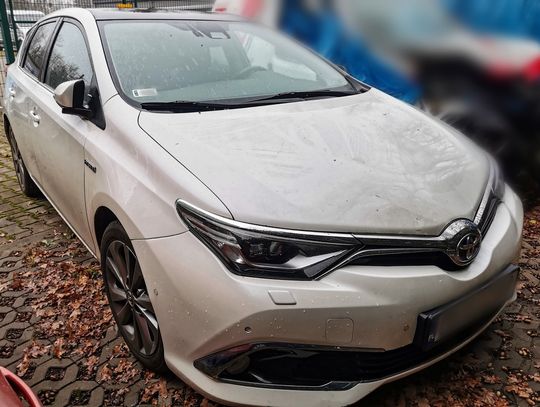 Pięć lat po zakupie auta kobieta dowiedziała się, że jest kradzione. Policjanci zabezpieczyli wóz