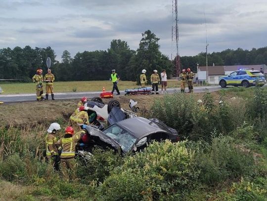Pięć osób rannych po zderzeniu dwóch BMW. Na miejscu wypadku lądował śmigłowiec LPR
