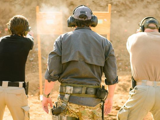 Pierwszy raz na strzelnicy w Krakowie – jak się ubrać? Pierwszy raz na strzelnicy w Krakowie – jak się ubrać?