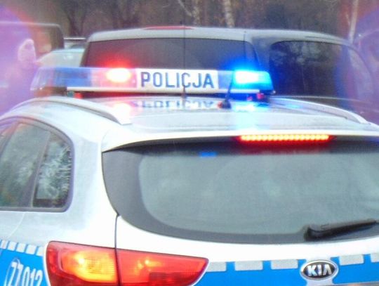 Pijana 15-latka prowadziła samochód ojca 20-letniej koleżanki, która siedziała obok. Też była nietrzeźwa