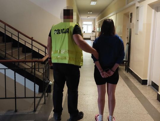 Pijana 31-latka opiekowała się niemowlęciem. Po interwencji policji kobieta trafiła do celi