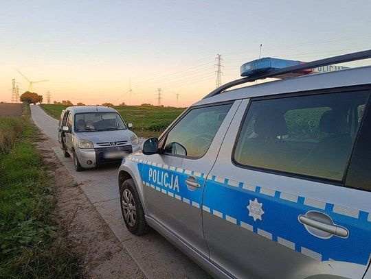 Pijana 31-latka wiozła autem rodzinę. Wydmuchała 1,4 promila i zapomniała o foteliku dla dziecka