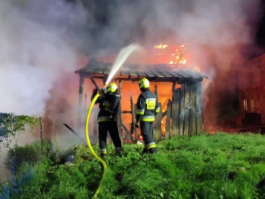 Pijana 34-latka podpaliła budynek gospodarczy. W pożarze zginął jej pies