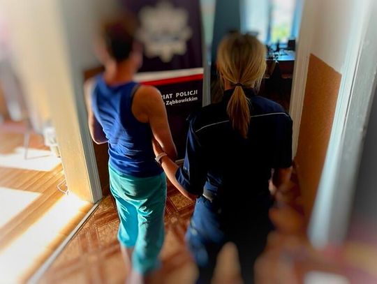 Pijana matka rozbiła auto. W samochodzie podróżowało dwoje dzieci